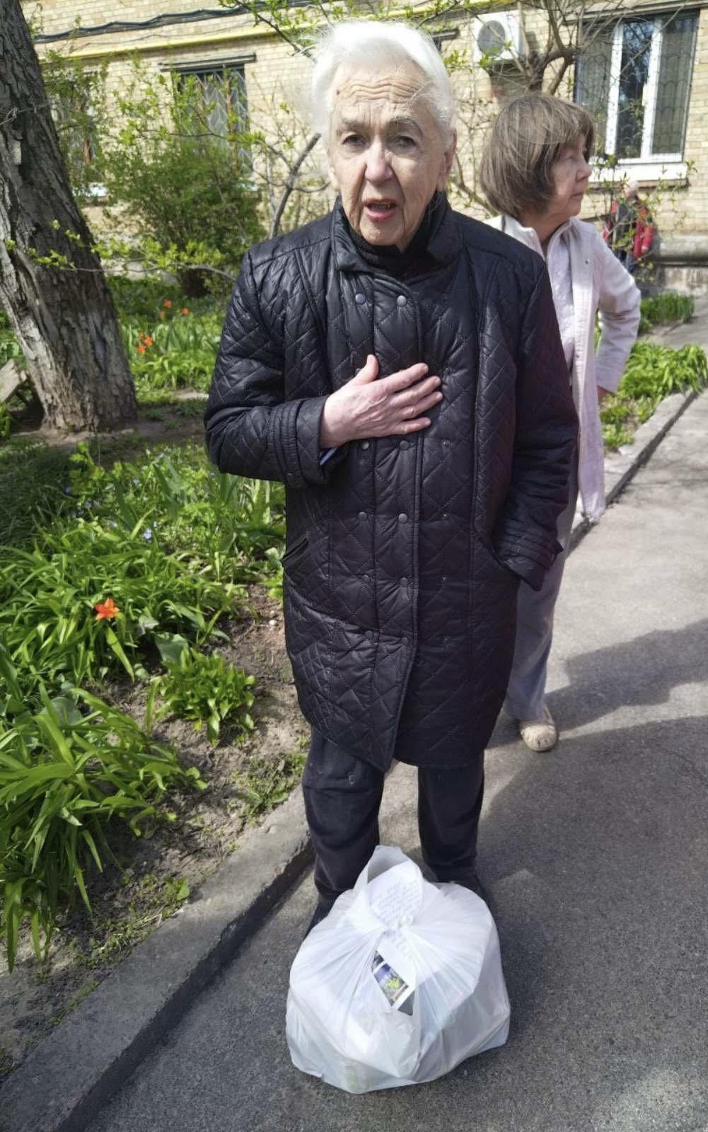 18 04 25 43