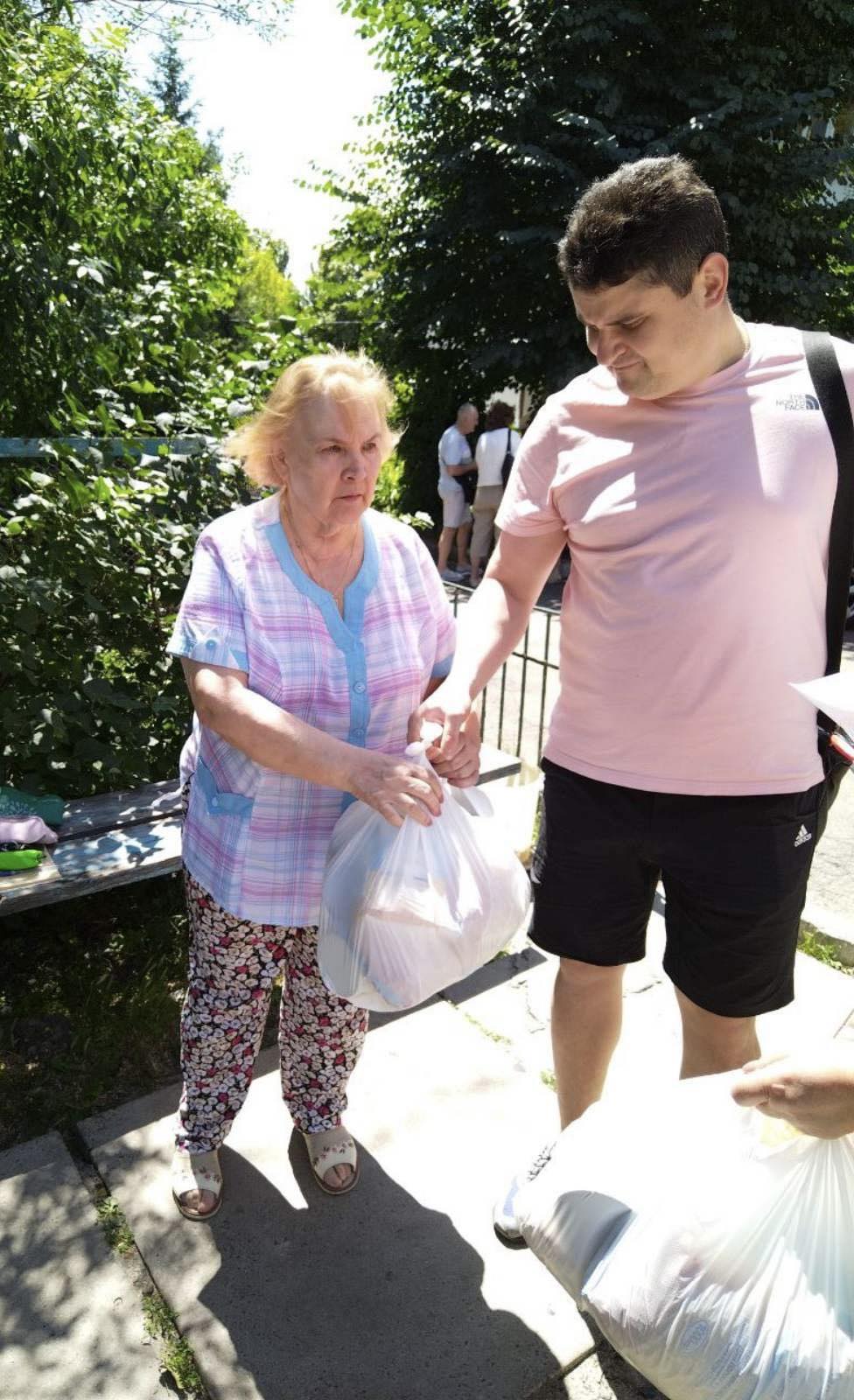 25 06 24 42
