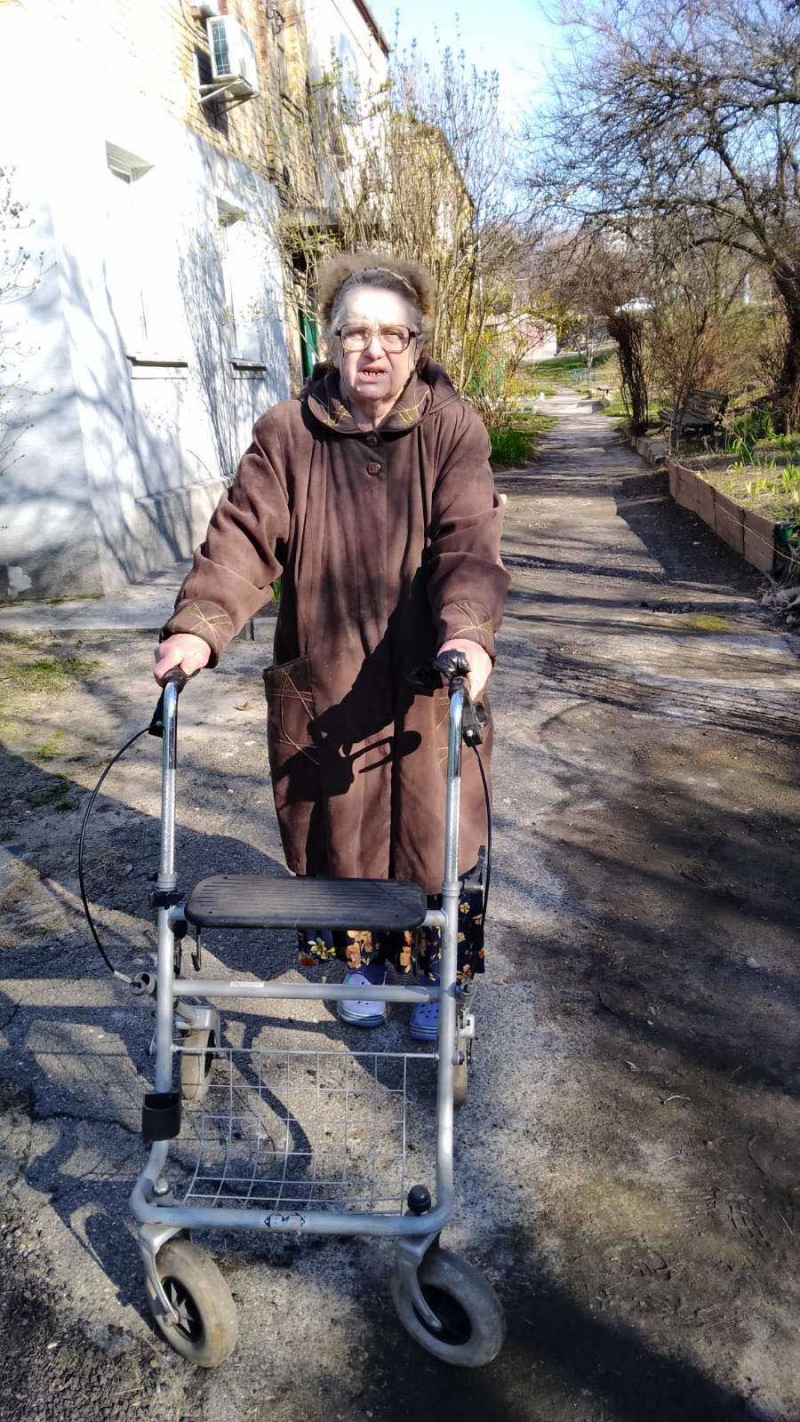 15.04.2025 Продовжуємо робити добрі справи!  Член правління (громадський дипломат) ГО &laquo; Міжнародна Дипломатична місія &laquo;ОБСЕ&raquo; Самсон Загоруйко передав хворій людині похилого віку ролатор.