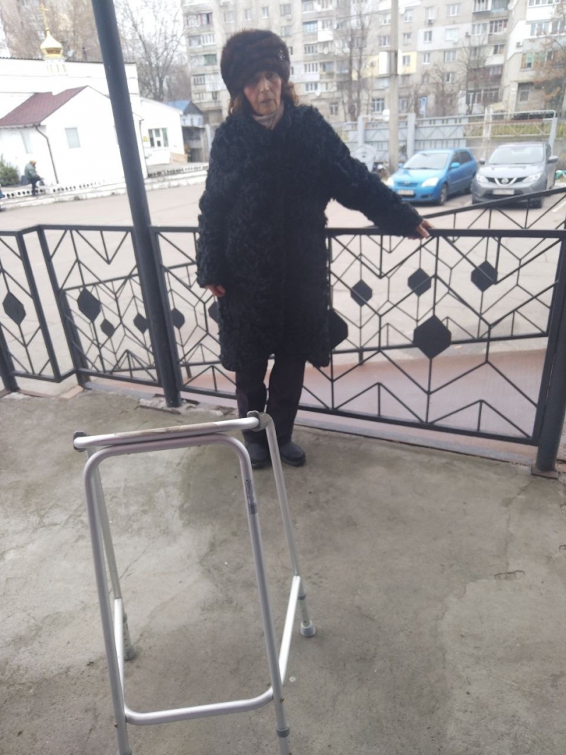 1.01.2025 Продовжуємо робити добрі справи!  Заступник голови правління (громадський дипломат) ГО &laquo; Міжнародна Дипломатична місія &laquo;ОБСЕ&raquo; Володимир Загоруйко передав хворій людині похилого віку  ходунки.