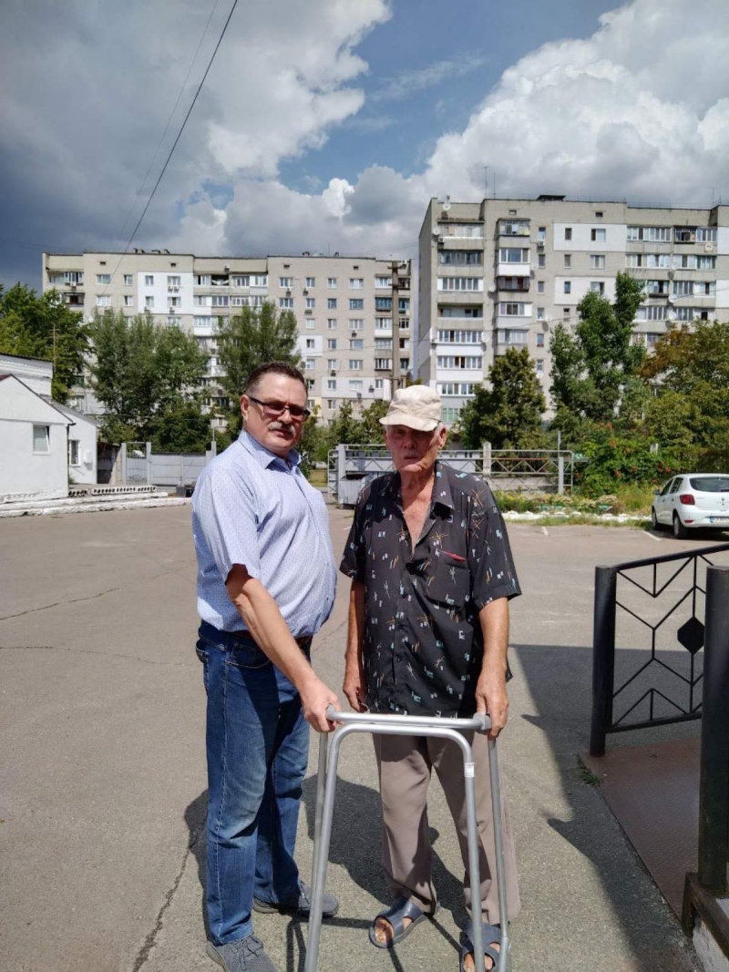6.08.2024 Продовжуємо робити добрі справи! Заступник голови правління (громадський дипломат) ГО &laquo; Міжнародна Дипломатична місія &laquo;ОБСЕ&raquo; Володимир Загоруйко передав ролатор хворій людині похилого віку.