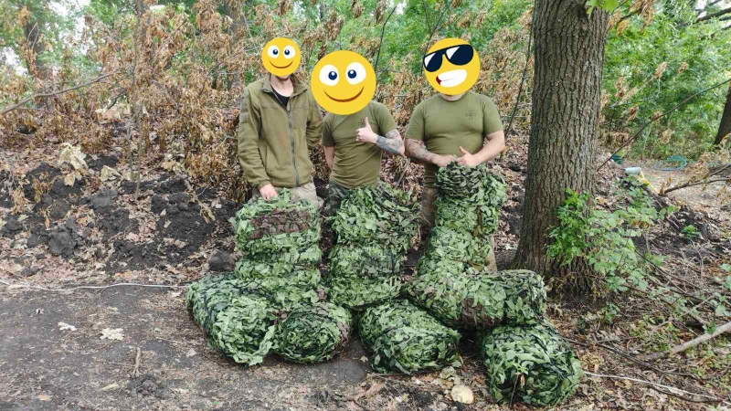 26.06.2024 громадський дипломат ГО &laquo;Міжнародна Дипломатична місія &laquo;ОБСЕ&raquo; Володимир Мисенко  передає маскувальні сітки нашим захисникам.