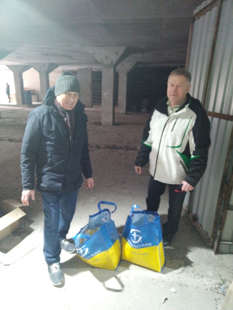 11.04.2025 Продовжуємо робити добрі справи!  Член правління (громадський дипломат) ГО &laquo; Міжнародна Дипломатична місія &laquo;ОБСЕ&raquo; Самсон Загоруйко передав малозабезпеченим продукти харчування.
