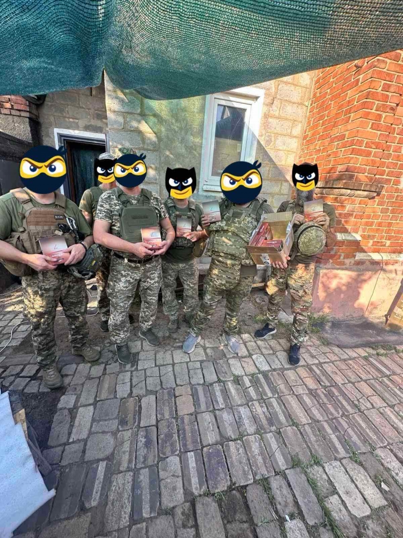 4.09.2024 Продовжуємо робити добрі справи, громадський дипломат ГО &laquo;Міжнародна Дипломатична місія &laquo;ОБСЕ&raquo; Володимир Мисенко передав маскувальні сітки та іншу допомогу нашим захисникам.