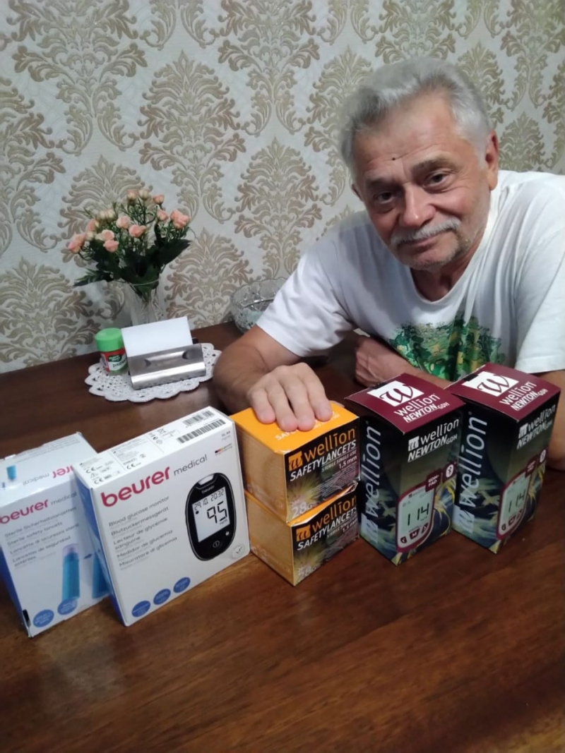 14.06.2024 Продовжуємо робити добрі справи, громадський дипломат ГО &laquo;Міжнародної Дипломатичної Місії &laquo;ОБСЕ Віталій Ковальов передав людям похилого віку хворим на цукровий діабет вимірювачі рівня цукру в крові з тест смужками.