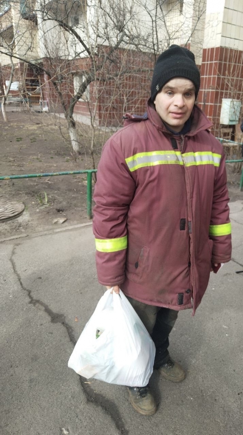 7.03.2025 Продовжуємо робити добрі справи!  Заступник голови правління (громадський дипломат) ГО &laquo; Міжнародна Дипломатична місія &laquo;ОБСЕ&raquo; Володимир Загоруйко передав продукти харчування малозабезпеченим.