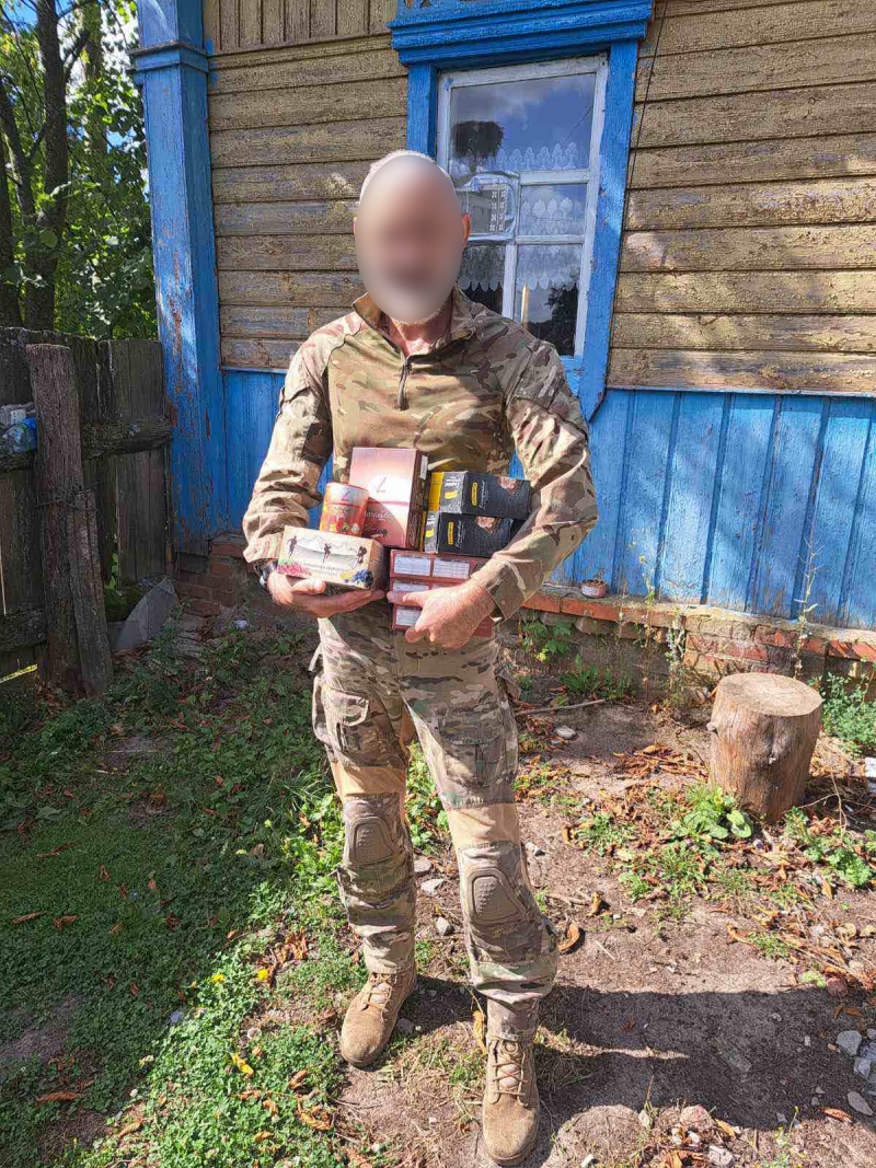 5.10.2024 Продовжуємо робити добрі справи, громадський дипломат ГО &laquo;Міжнародна Дипломатична місія &laquo;ОБСЕ&raquo; Володимир Мисенко передав допомогу нашим захисникам.