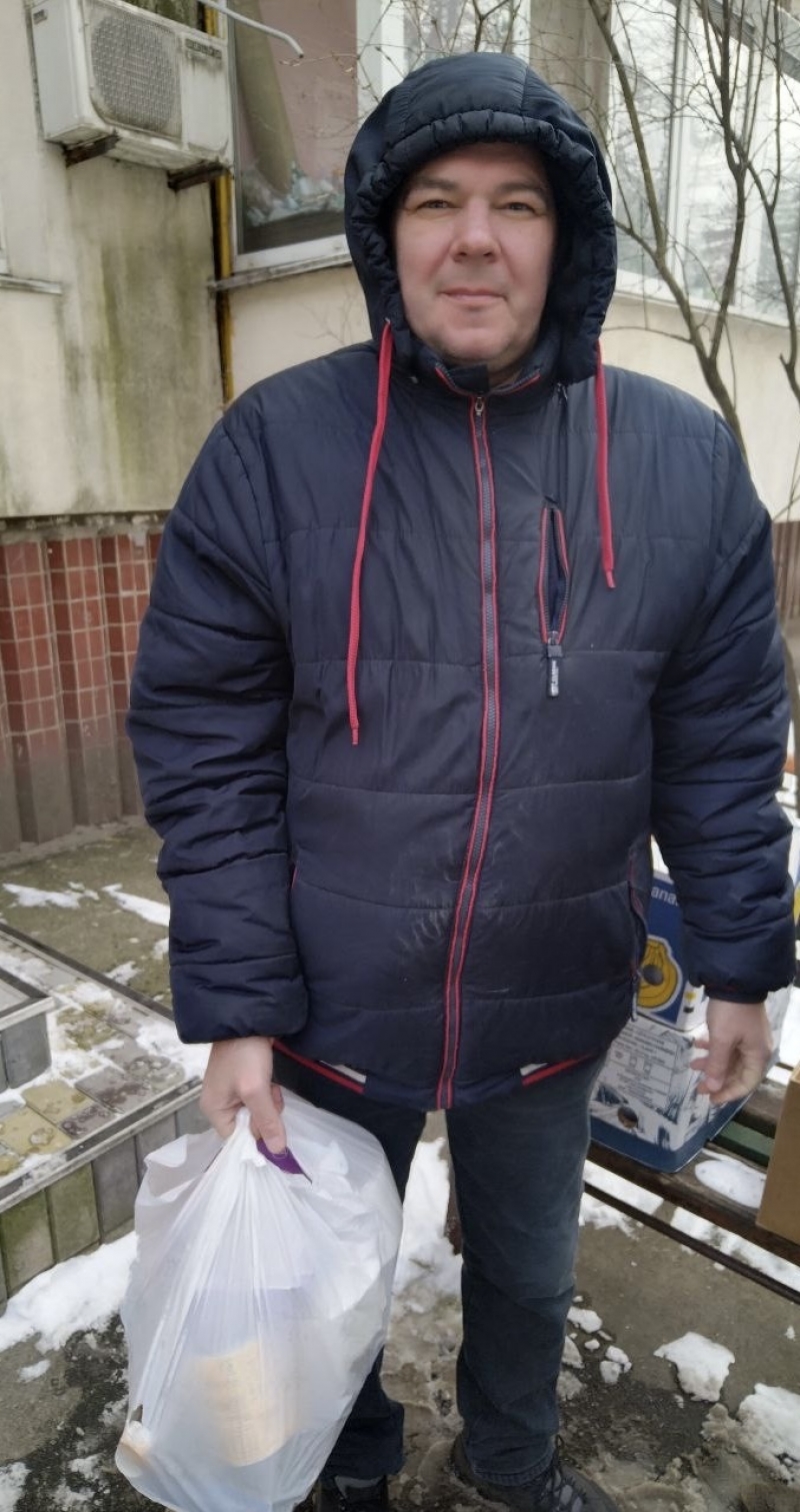 25.02.2025 Продовжуємо робити добрі справи!  Заступник голови правління (громадський дипломат) ГО &laquo; Міжнародна Дипломатична місія &laquo;ОБСЕ&raquo; Володимир Загоруйко передав продукти харчування малозабезпеченим.