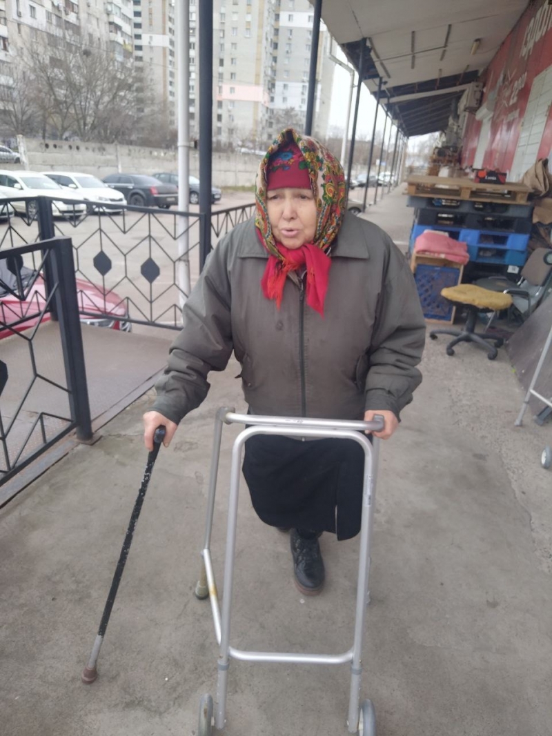 31.12.2024 Продовжуємо робити добрі справи!  Заступник голови правління (громадський дипломат) ГО &laquo; Міжнародна Дипломатична місія &laquo;ОБСЕ&raquo; Володимир Загоруйко передав хворій людині похилого віку  ходунки.