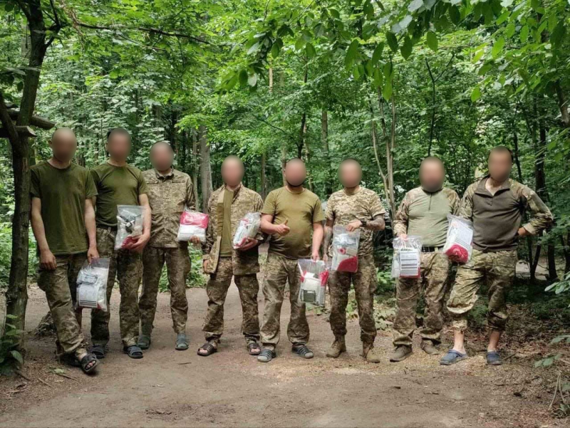 24.07.2024 Громадський дипломат ГО &laquo;Міжнародна дипломатична місія &laquo;ОБСЕ&raquo; Сергій Савчук з волонтерами передав медичні комплекти нашим захисникам!