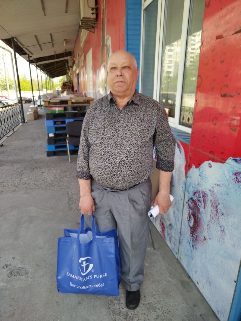 24.04.2025 Продовжуємо робити добрі справи!  Член правління (громадський дипломат) ГО &laquo; Міжнародна Дипломатична місія &laquo;ОБСЕ&raquo; Самсон Загоруйко передав малозабезпеченим продукти харчування.