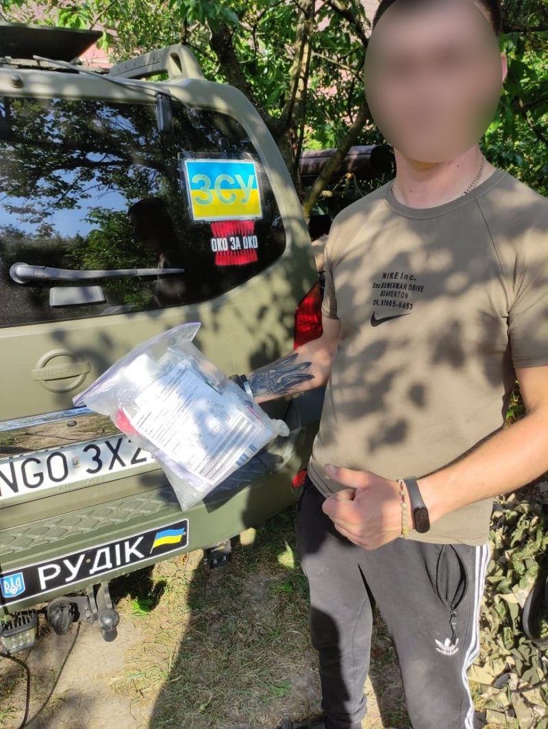 21.07.2024 Громадський дипломат ГО &laquo;Міжнародна дипломатична місія &laquo;ОБСЕ&raquo; Сергій Савчук з волонтерами передав медичні комплекти нашим захисникам!