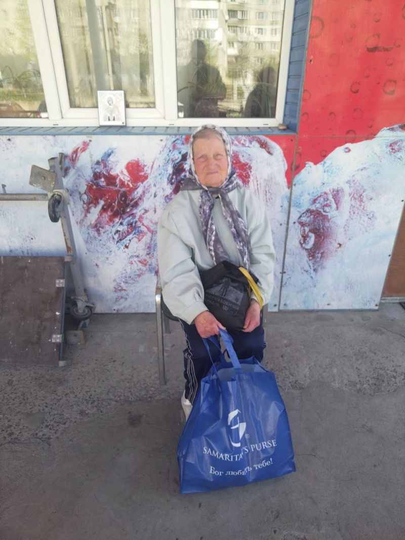 18.04.2025 Продовжуємо робити добрі справи!  Член правління (громадський дипломат) ГО &laquo; Міжнародна Дипломатична місія &laquo;ОБСЕ&raquo; Самсон Загоруйко передав малозабезпеченим продукти харчування.