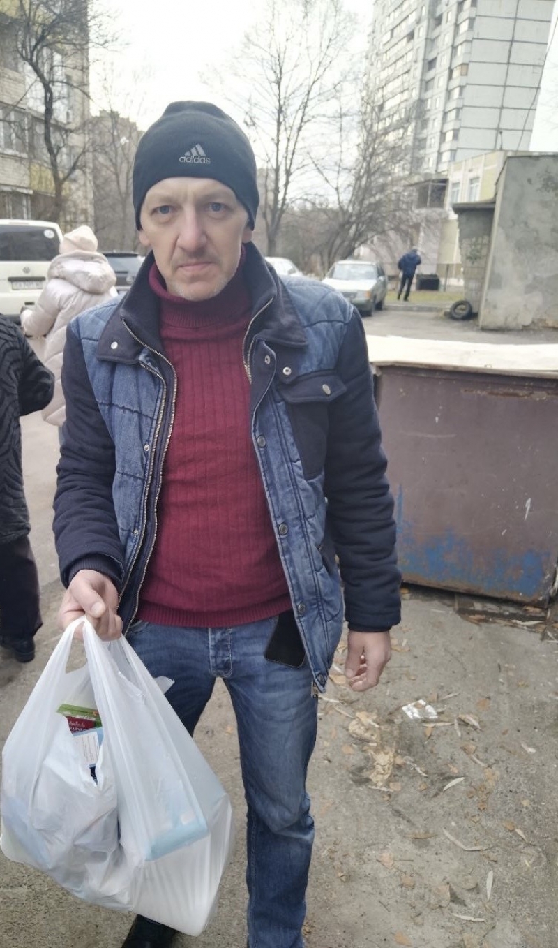 8.01.2025 Продовжуємо робити добрі справи!  Заступник голови правління (громадський дипломат) ГО &laquo; Міжнародна Дипломатична місія &laquo;ОБСЕ&raquo; Володимир Загоруйко передав малозабезпеченій людині продукти харчування.
