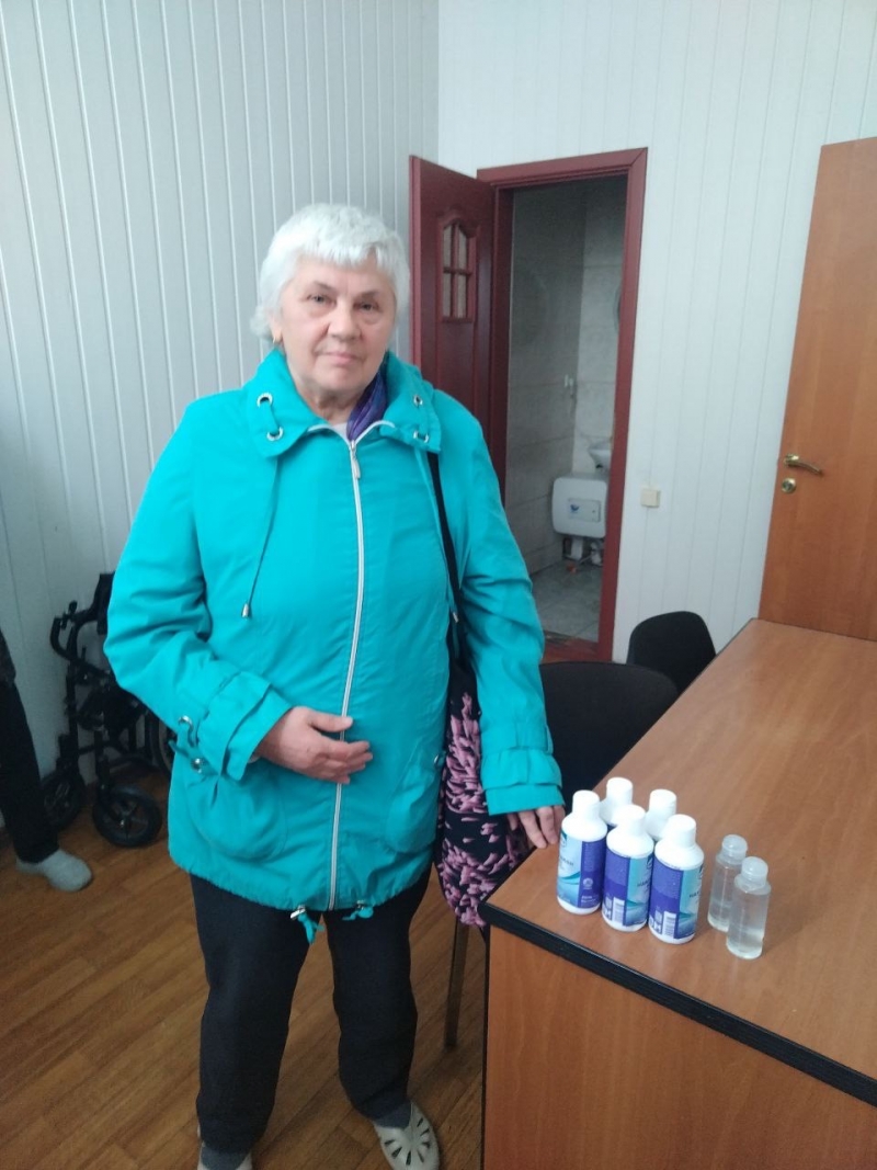 Знову продовжуємо робити добрі справи!  Заступник голови правління (громадський дипломат) ГО &laquo; Міжнародна Дипломатична місія &laquo;ОБСЕ&raquo; Володимир Загоруйко з волонтерами роздає гігієнічний гель для миття рук та санітайзер малозабезпеченим верстам населен