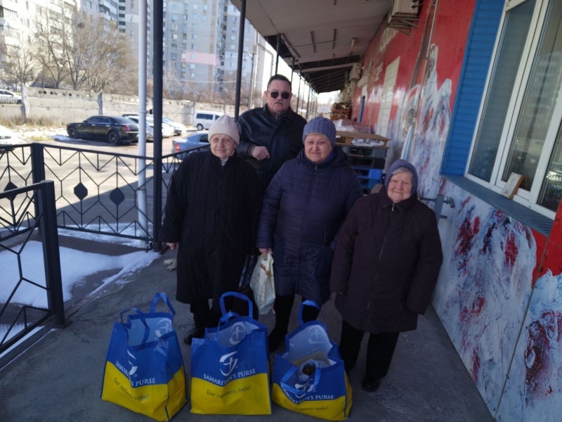 21.03.2025 Продовжуємо робити добрі справи!  Заступник голови правління (громадський дипломат) ГО &laquo; Міжнародна Дипломатична місія &laquo;ОБСЕ&raquo; Володимир Загоруйко передав продукти харчування малозабезпеченим.