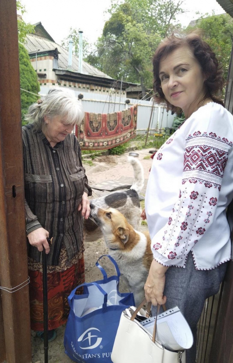 6.06.2024 продовжуємо робити добрі справи,  керівництво ГО &laquo;Міжнародна Дипломатична місія &laquo;ОБСЕ&raquo; з волонтерами передали продукти харчування малозабезпеченим мешканцям міста Києва.
