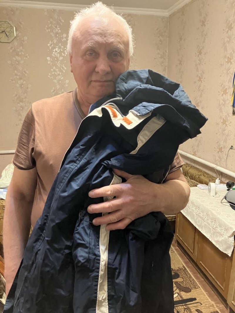 2.05.2025 Продовжуємо робити добрі справи!  Член правління (громадський дипломат) ГО &laquo; Міжнародна Дипломатична місія &laquo;ОБСЕ&raquo; Самсон Загоруйко передав малозабезпеченим одяг.