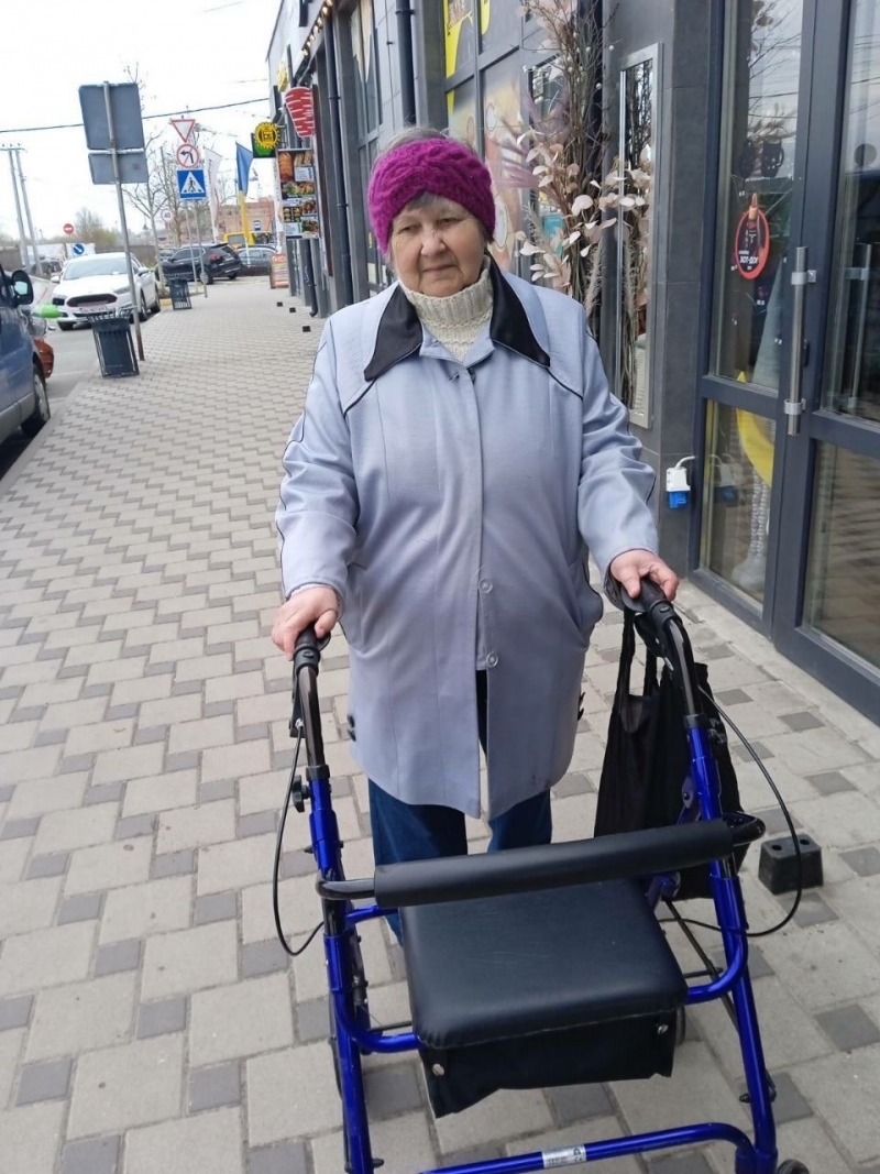 13.04.2025 Продовжуємо робити добрі справи!  Член правління (громадський дипломат) ГО &laquo; Міжнародна Дипломатична місія &laquo;ОБСЕ&raquo; Самсон Загоруйко передав хворій людині похилого віку ролатор.