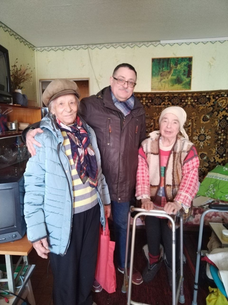 23.11.2024 Продовжуємо робити добрі справи!  Заступник голови правління (громадський дипломат) ГО &laquo; Міжнародна Дипломатична місія &laquo;ОБСЕ&raquo; Володимир Загоруйко передав хворій людині ходунки.