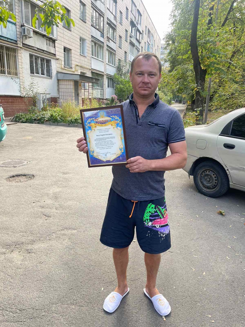 5.10.2024 Командування військової частини А0693 за патріотизм, щире серце та підтримку особового складу нагородило подякою громадського дипломата ГО &laquo;Міжнародна дипломатична місія &laquo;ОБСЕ&raquo; Андрія Жука.